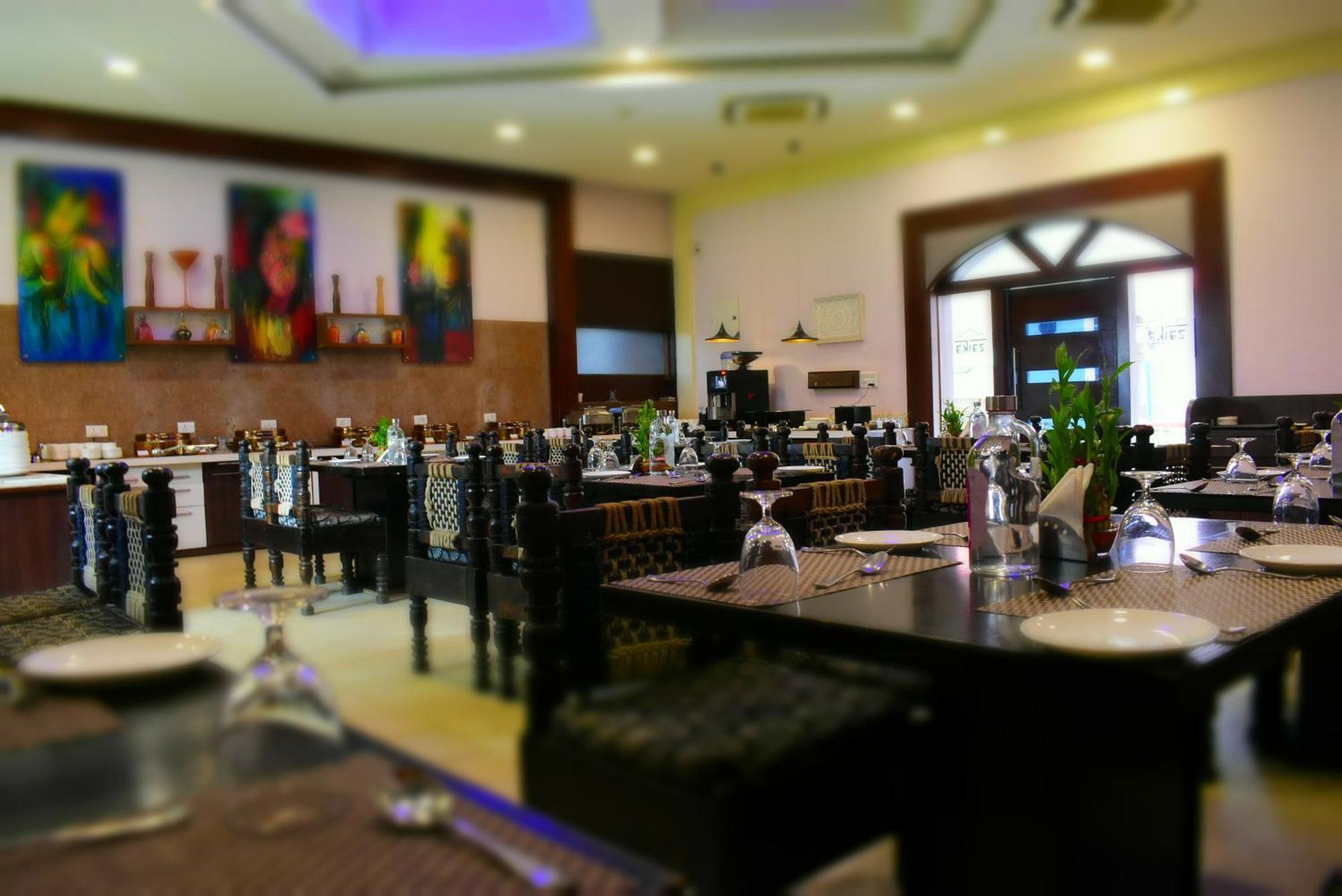 Regenta Resort Bhuj By Royal Orchid Hotels Limited Екстер'єр фото