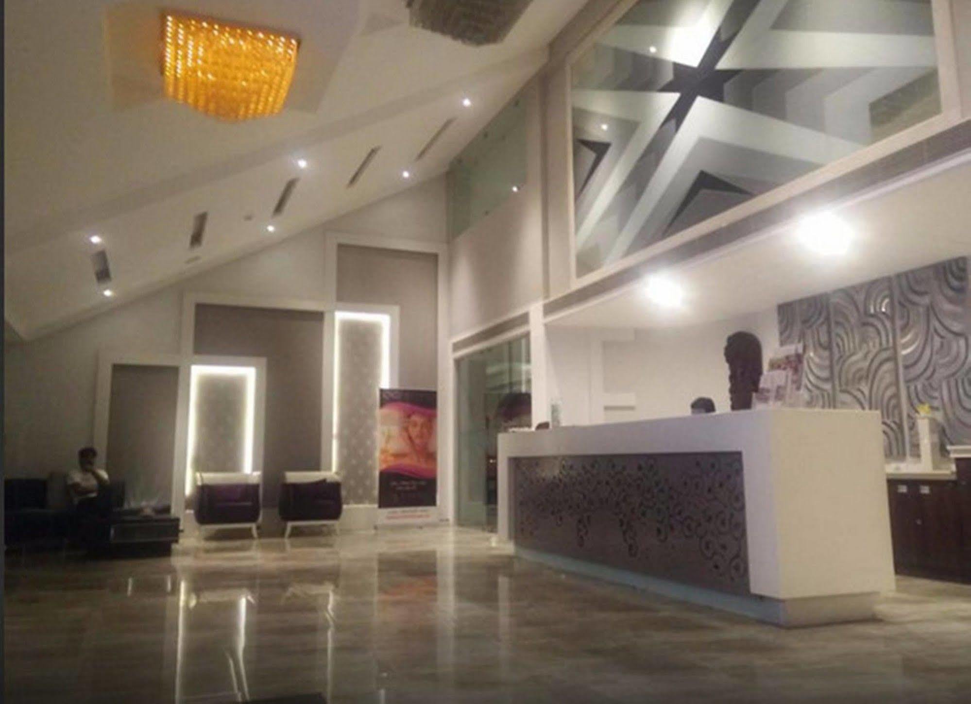 Regenta Resort Bhuj By Royal Orchid Hotels Limited Екстер'єр фото